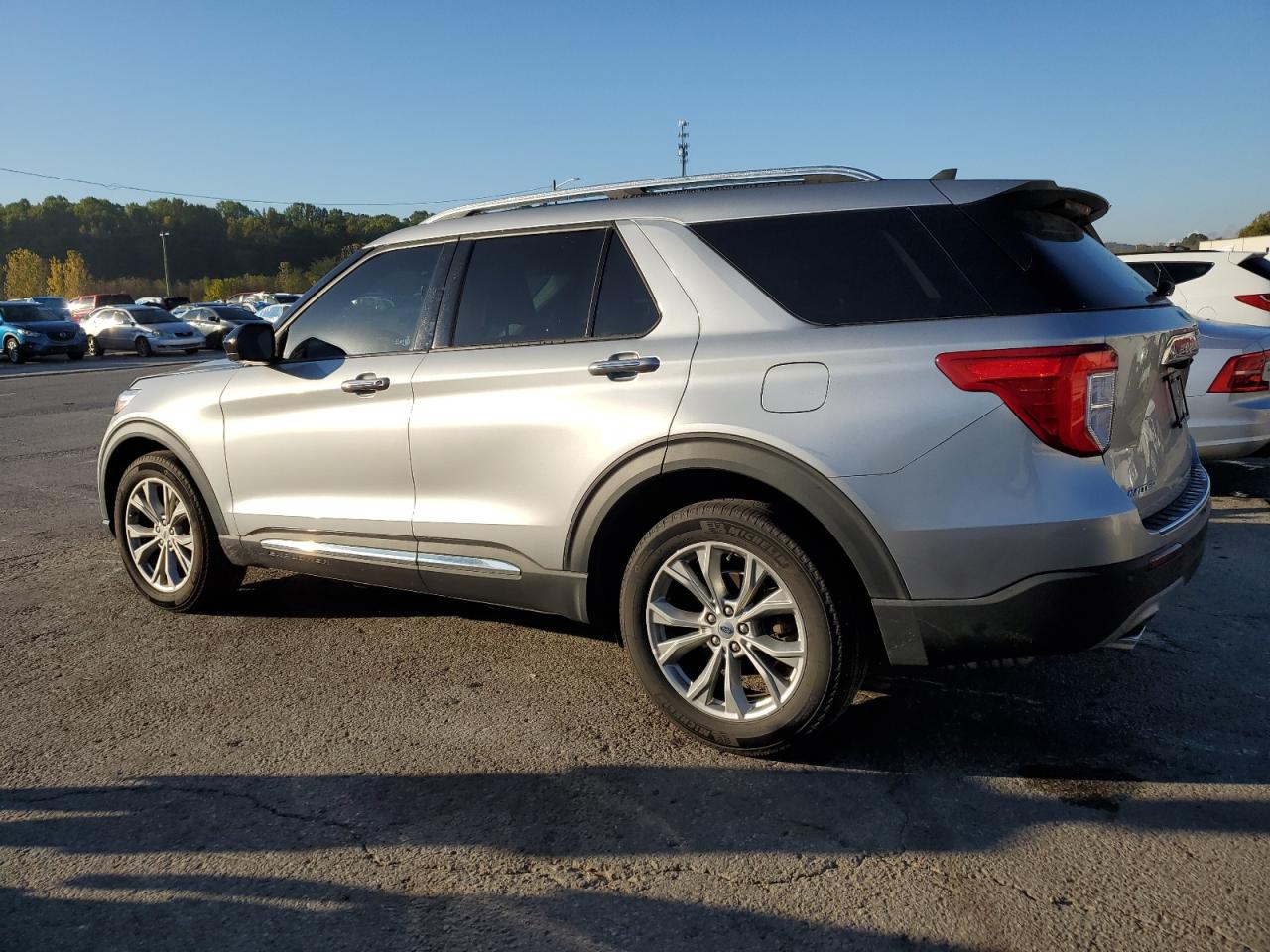 Ford Explorer Limited Image 7