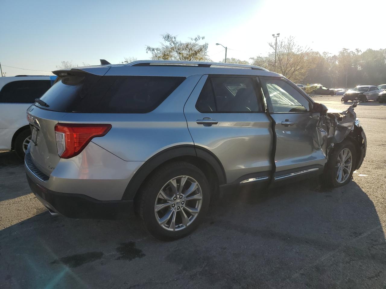 Ford Explorer Limited Image 2