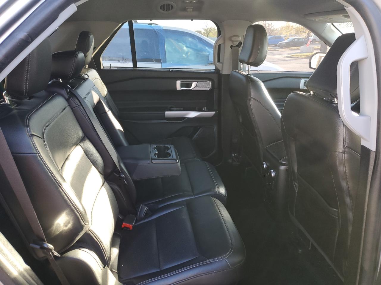 Ford Explorer Limited Image 6