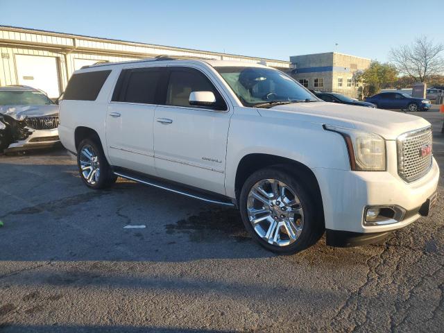 GMC Yukon Denali Image 5