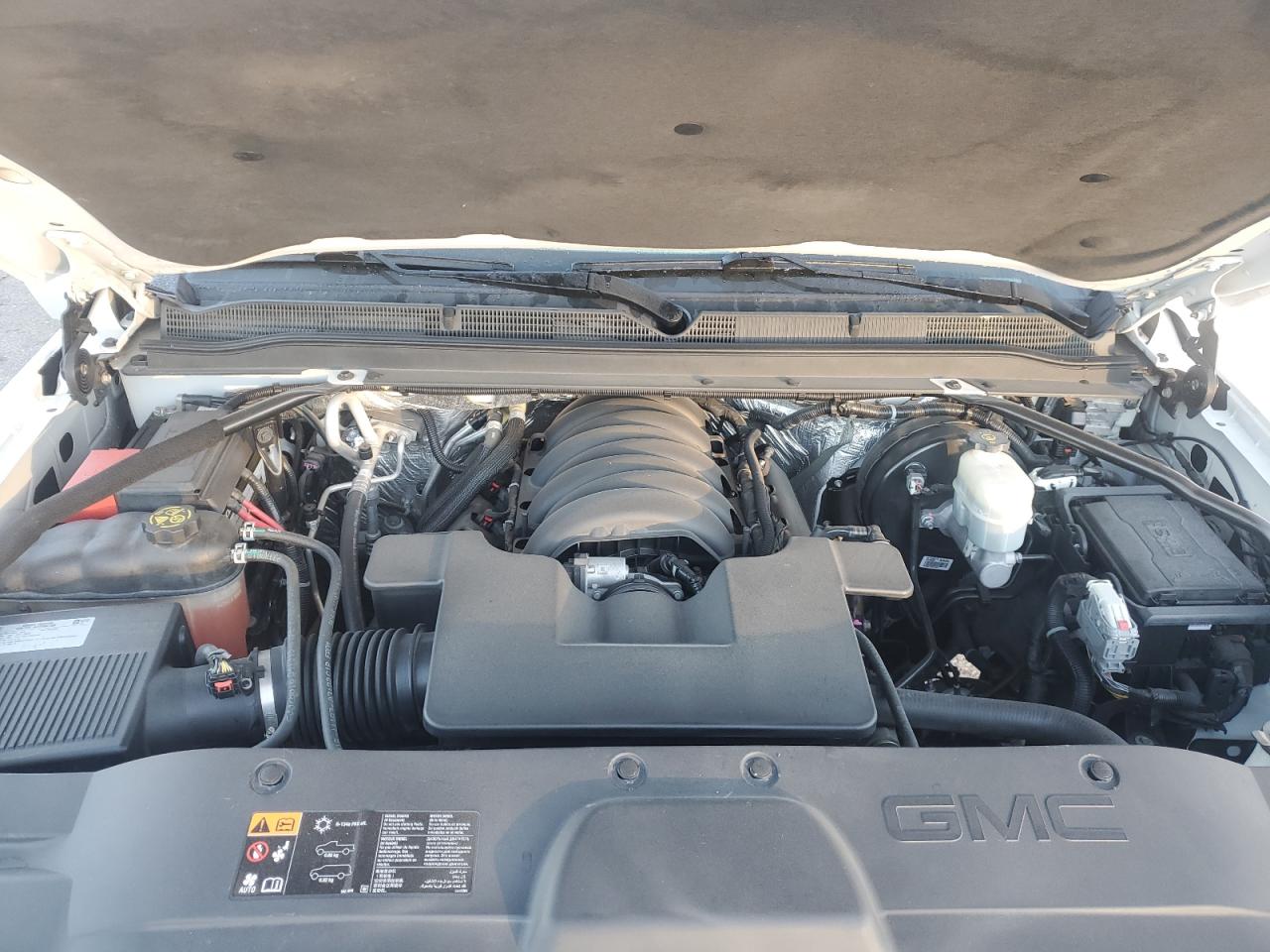 GMC Yukon Denali Image 10