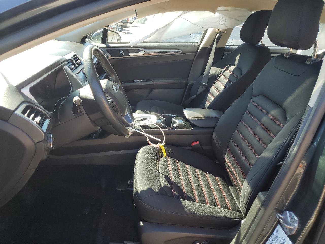 Ford Fusion Se Image 11