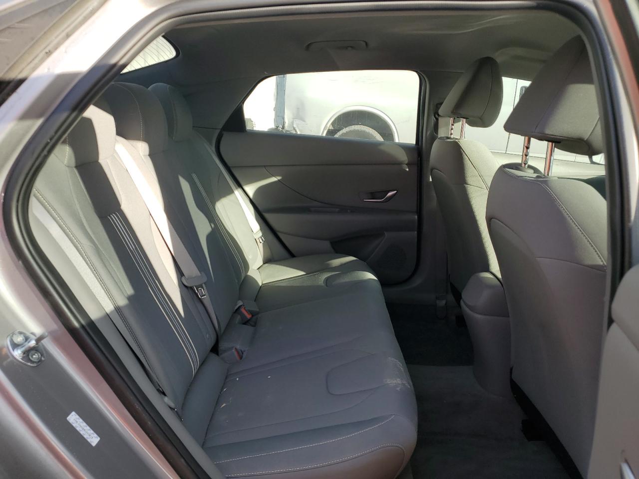 Hyundai ELANTRA Sel Image 8