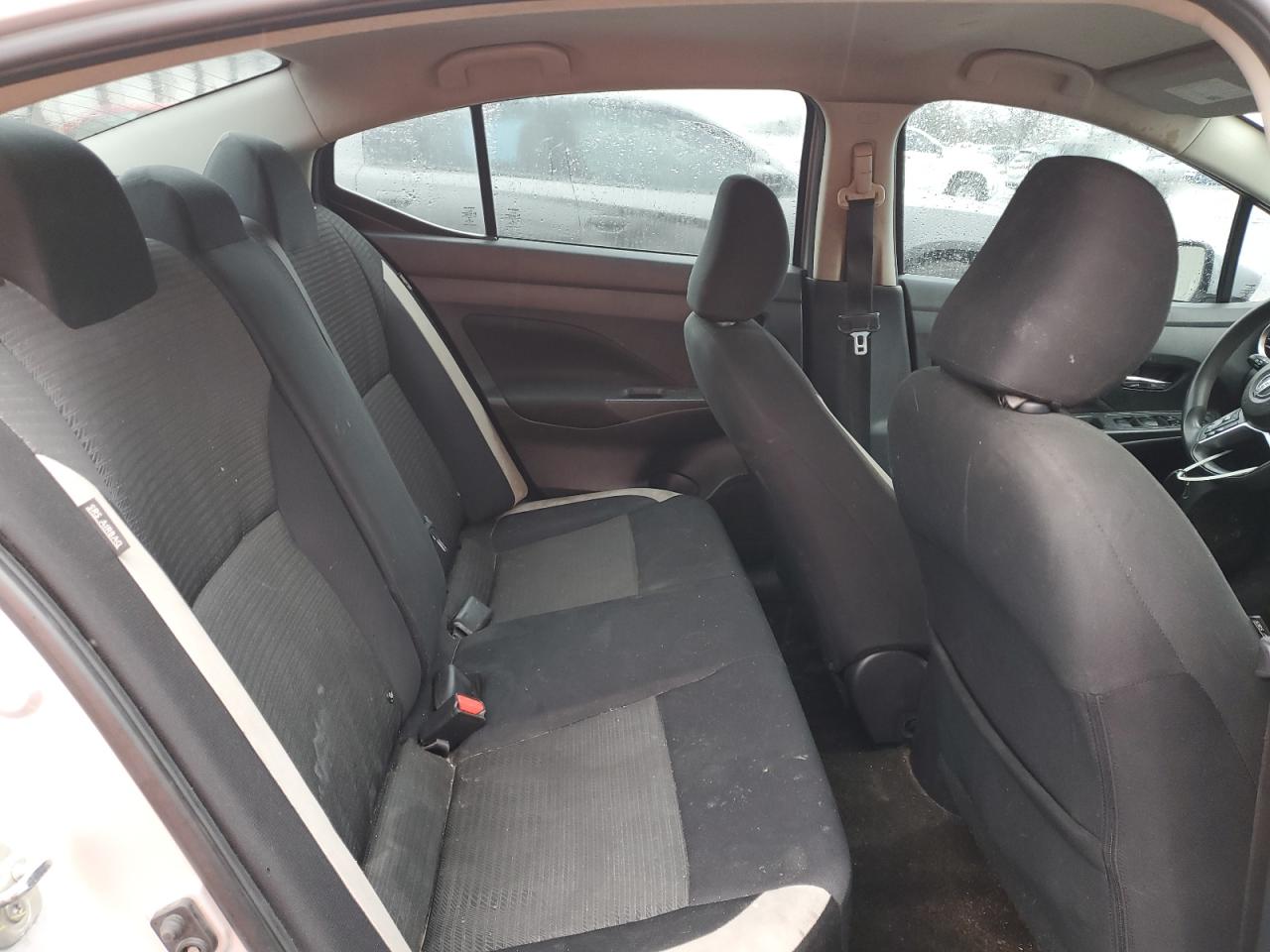 Nissan Versa Sv Image 7