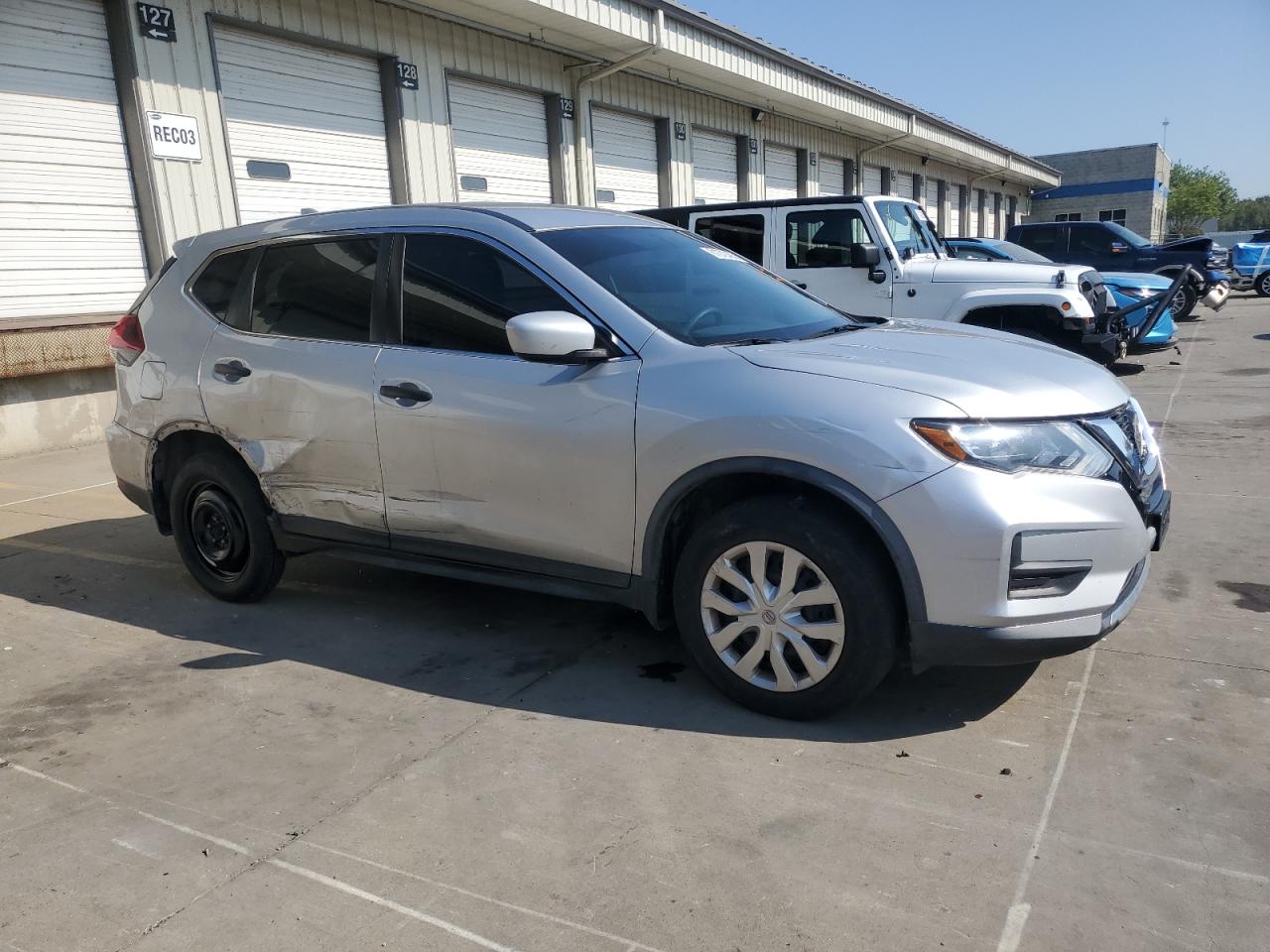 Nissan Rogue S Image 6