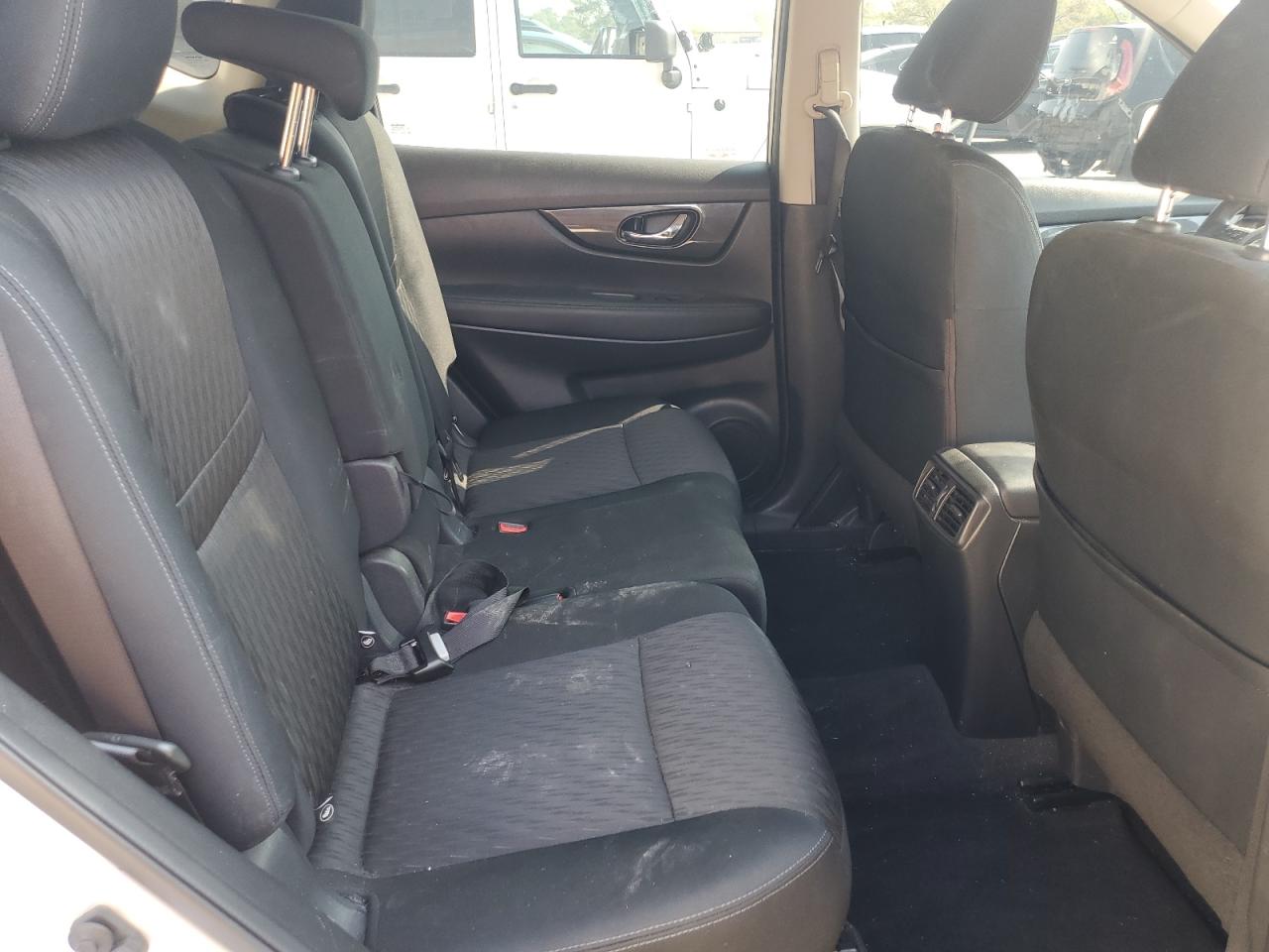 Nissan Rogue S Image 13