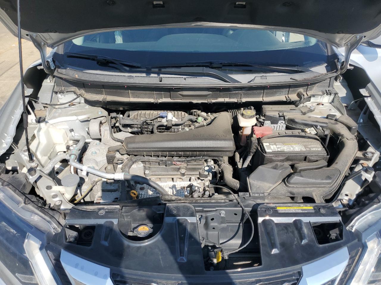 Nissan Rogue S Image 3