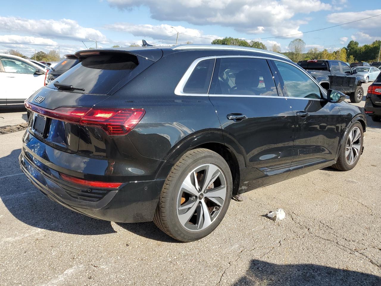 Audi Q8 Premium Plus Image 9