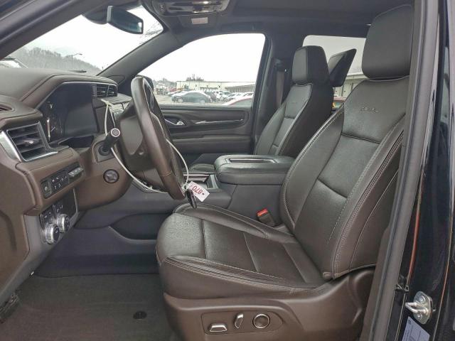 GMC Yukon Denali Image 11