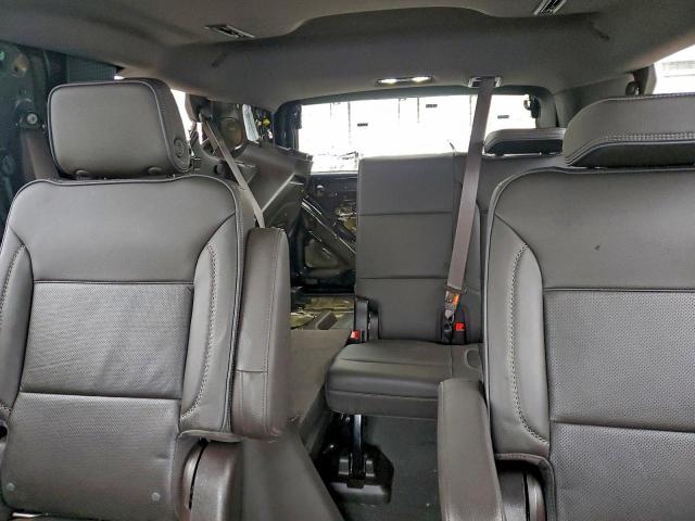 GMC Yukon Denali Image 14