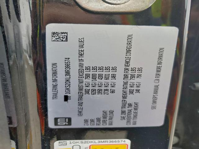 GMC Yukon Denali Image 10