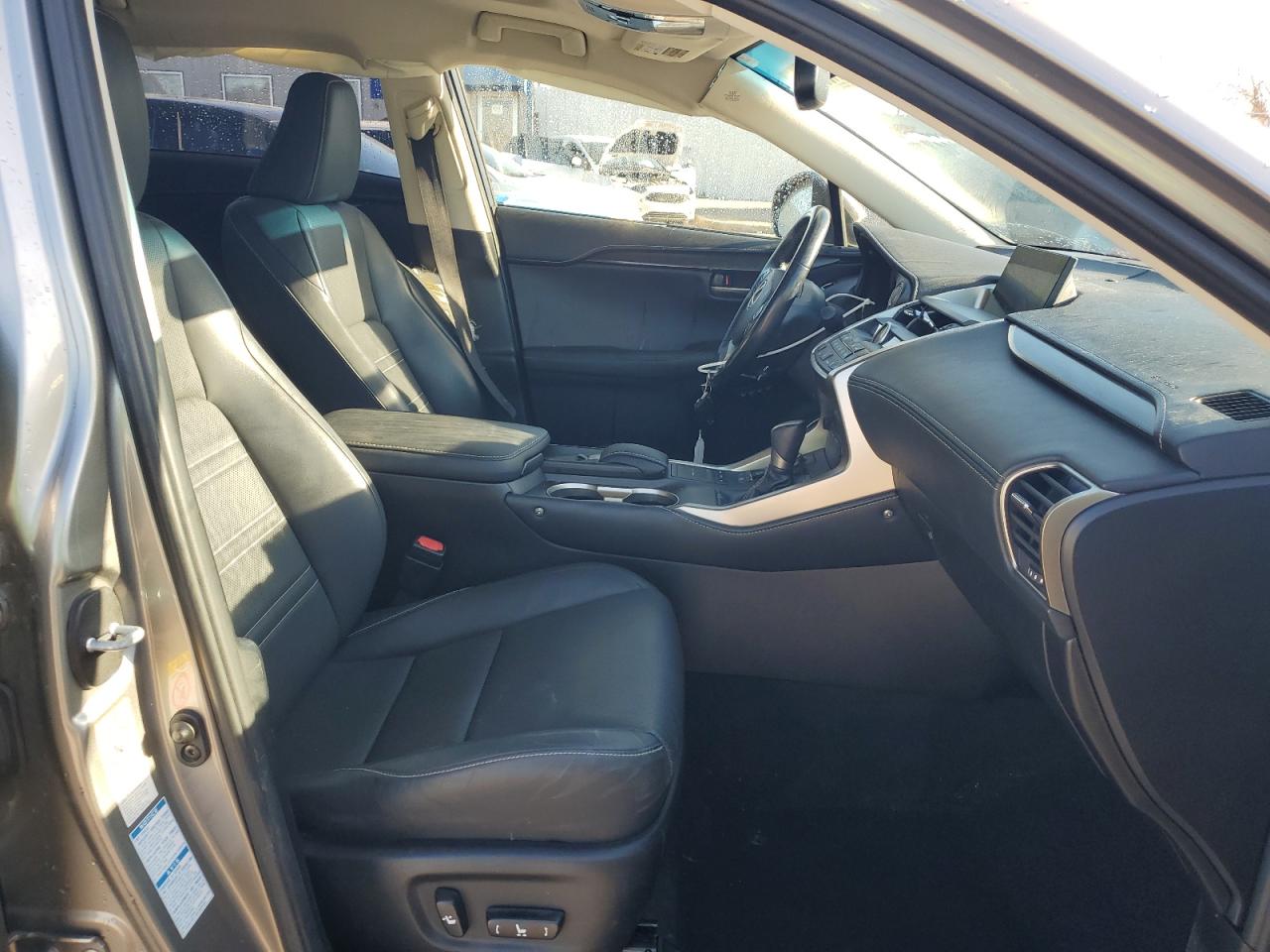 Lexus NX 200t Image 5