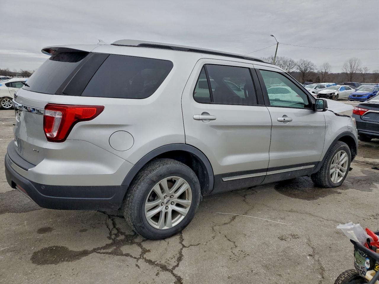 Ford Explorer Xlt Image 7