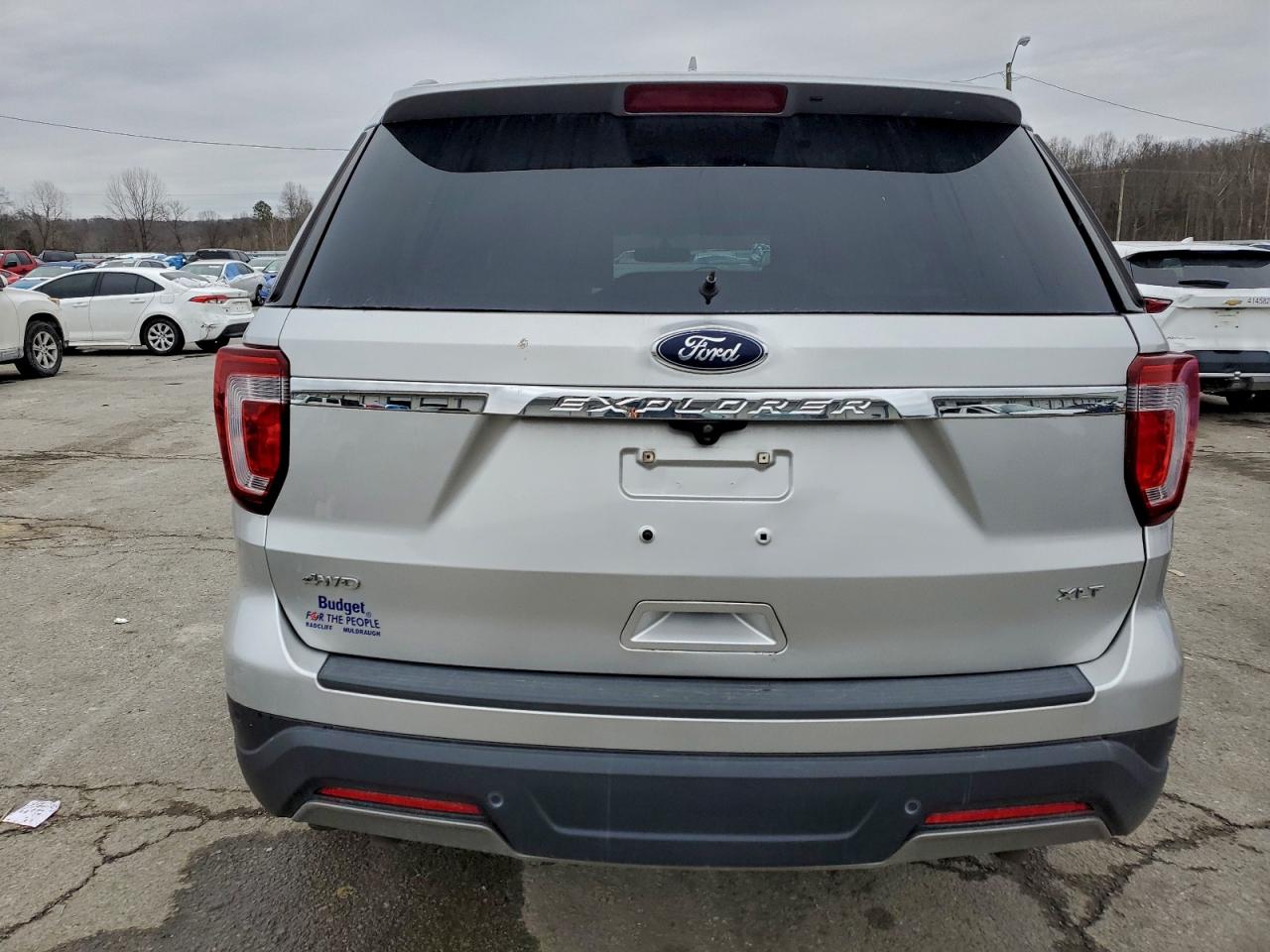Ford Explorer Xlt Image 4
