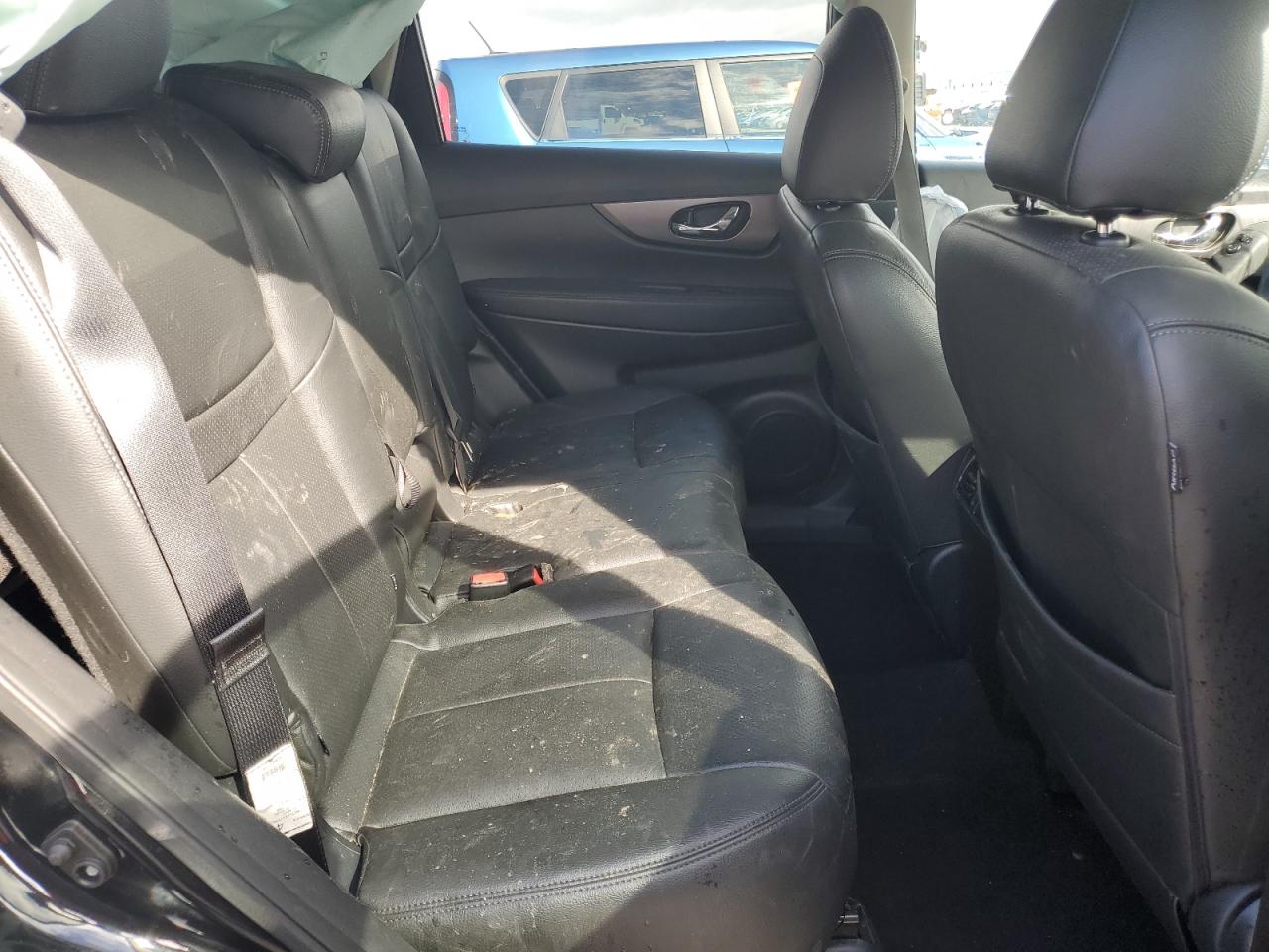 Nissan Rogue S Image 2