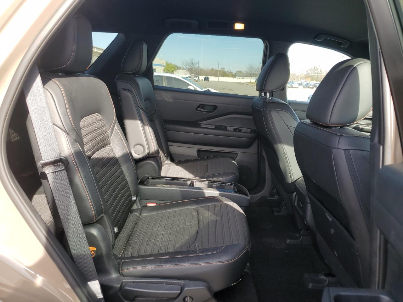 Nissan Pathfinder Sv Image 14