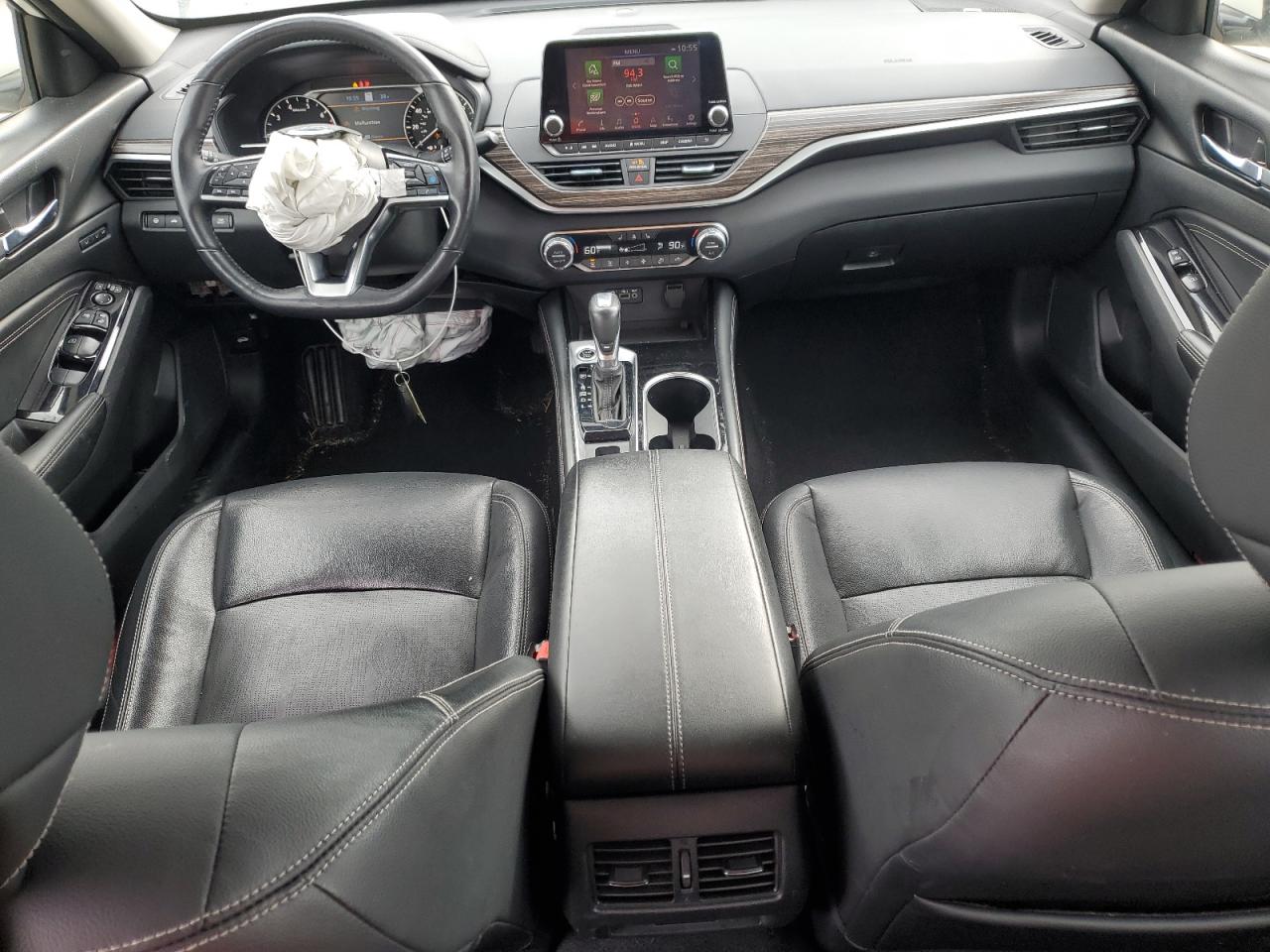 Nissan Altima Platinum Image 9