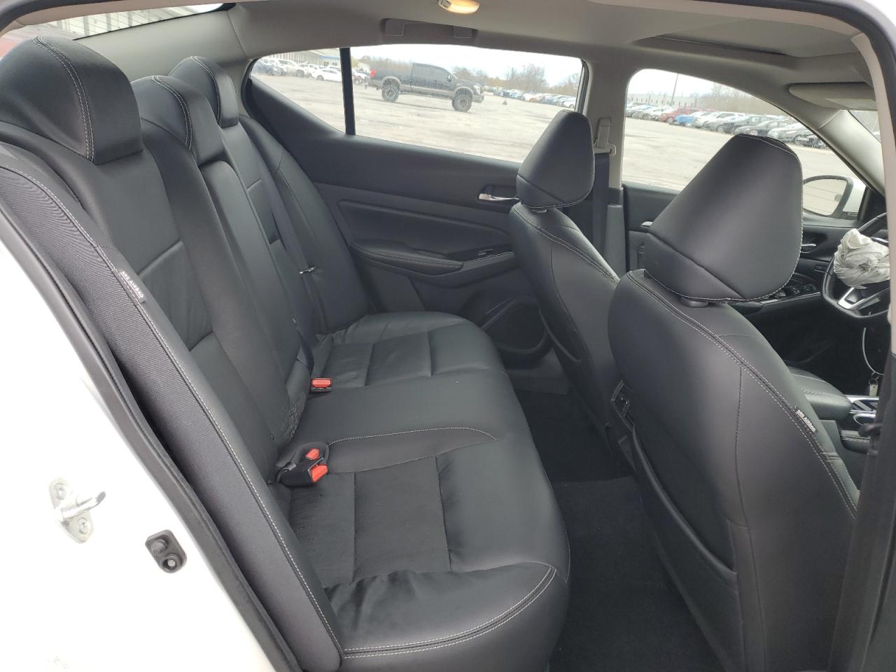 Nissan Altima Platinum Image 12