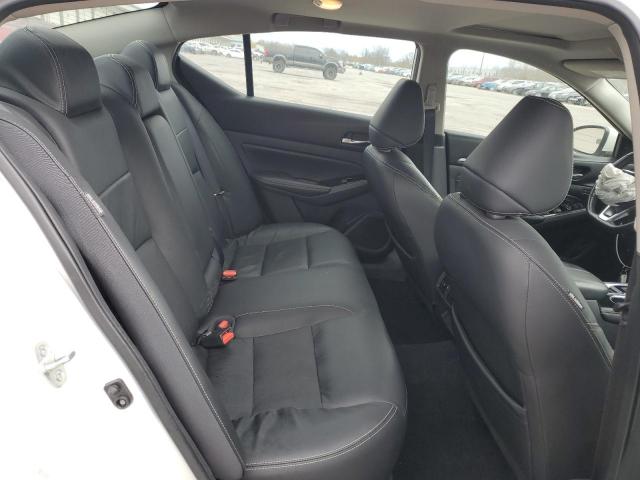 Nissan Altima Platinum Image 12