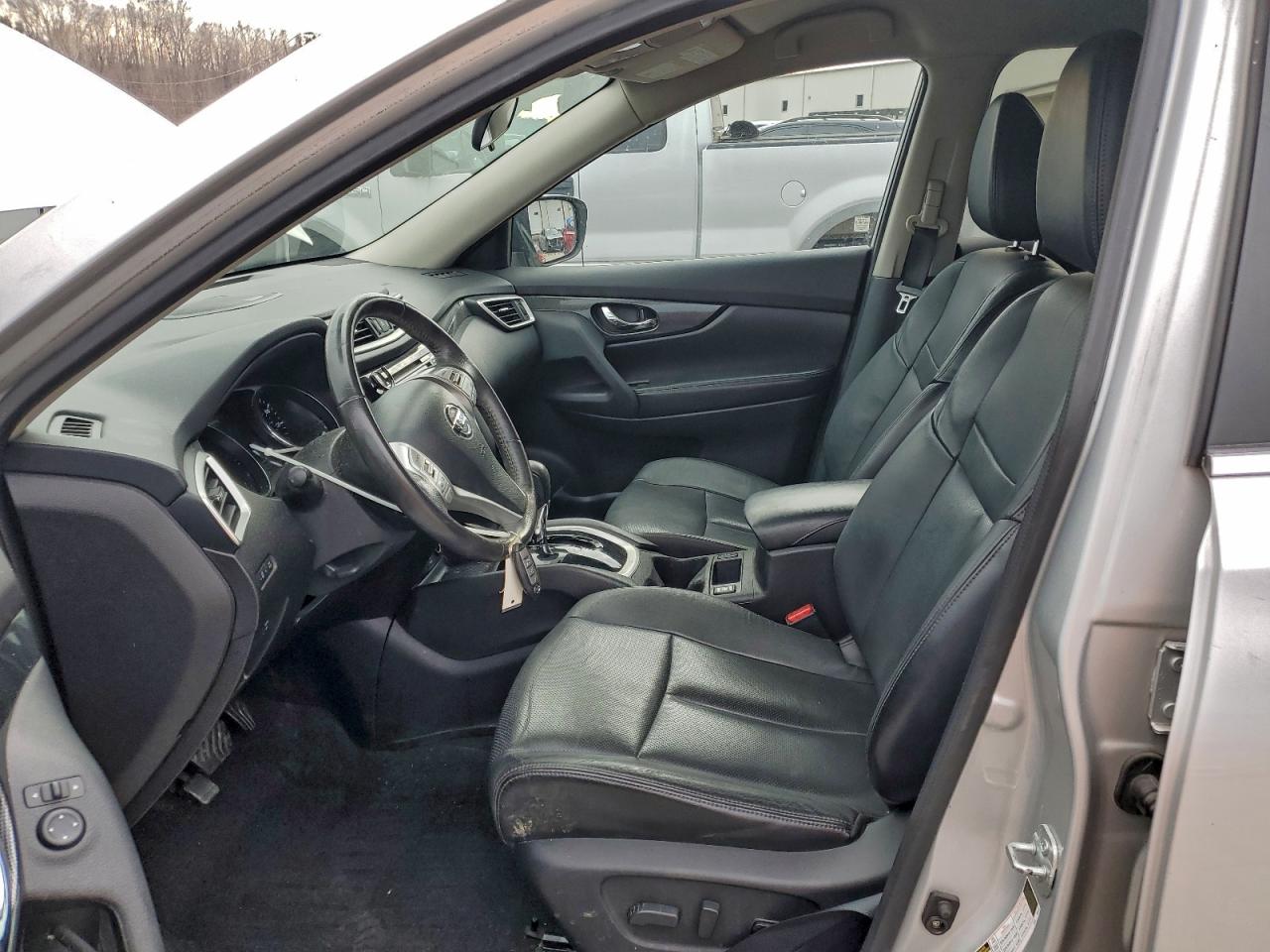Nissan Rogue S Image 12