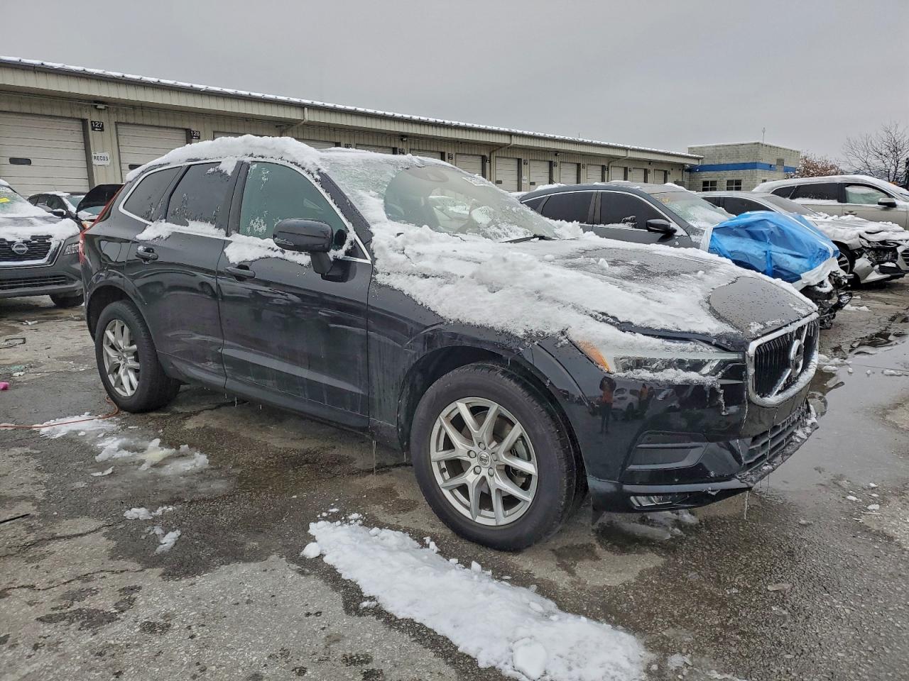 Volvo XC60 T5 Momentum Image 3