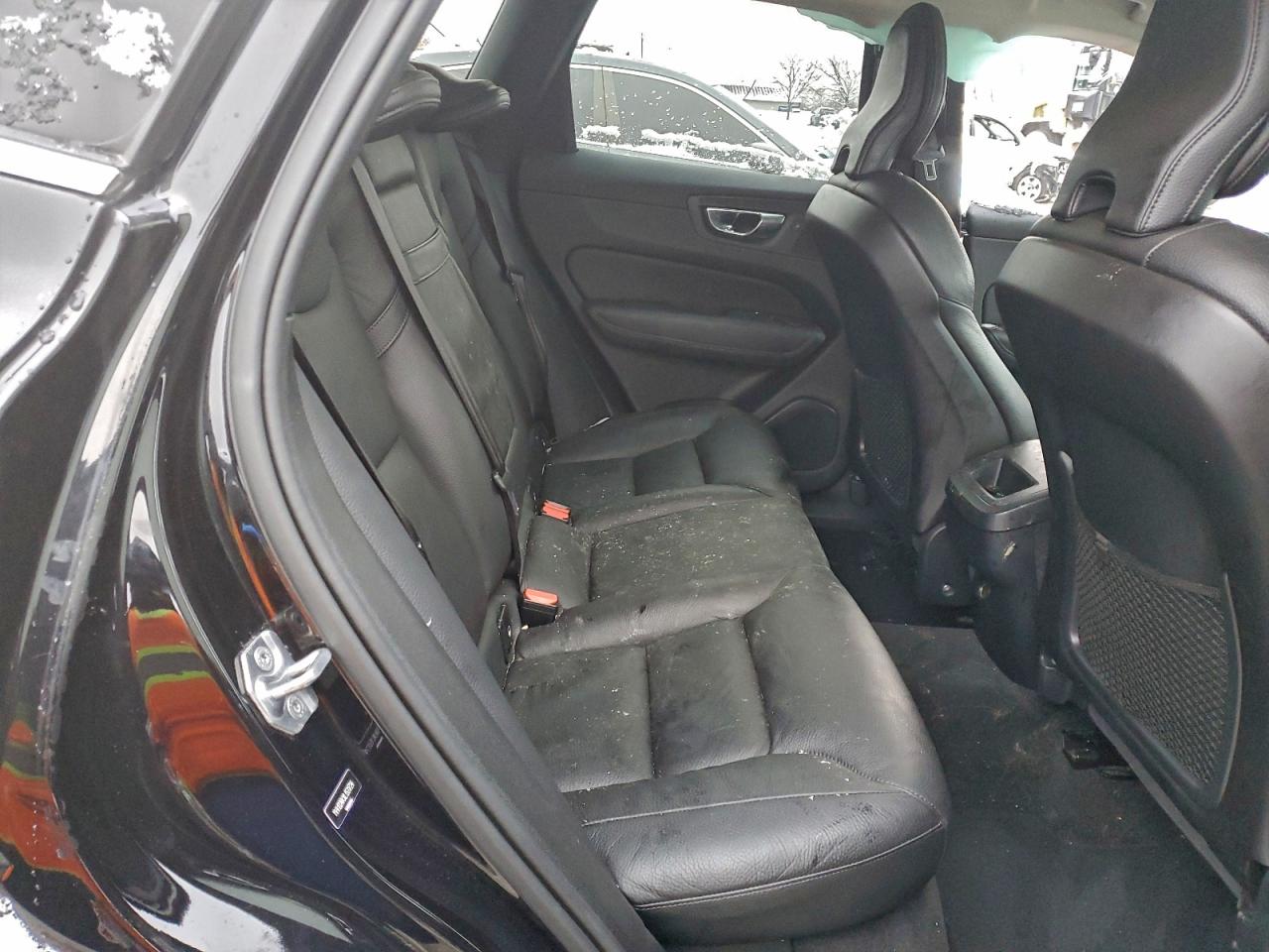 Volvo XC60 T5 Momentum Image 11