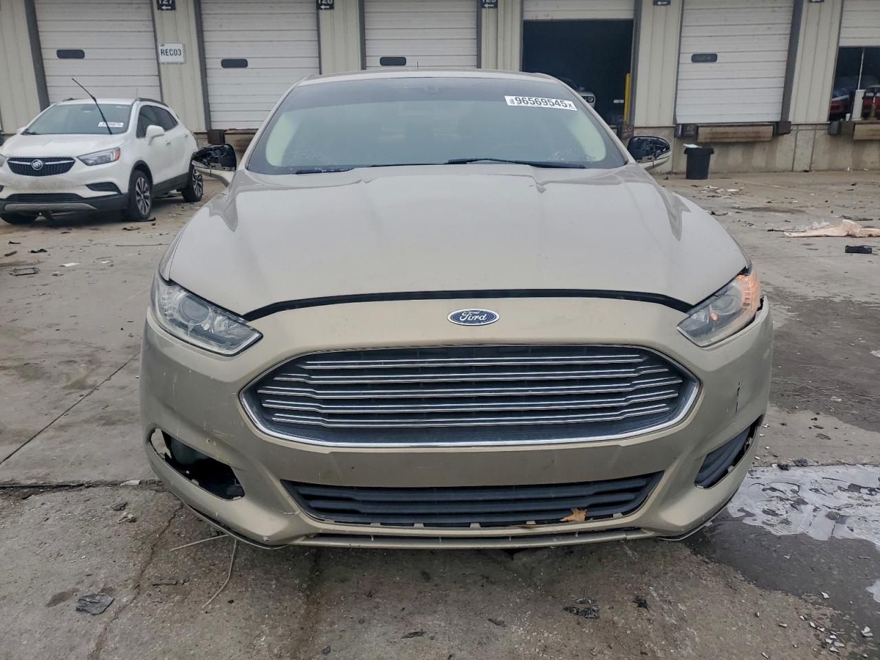 Ford Fusion Se Image 6