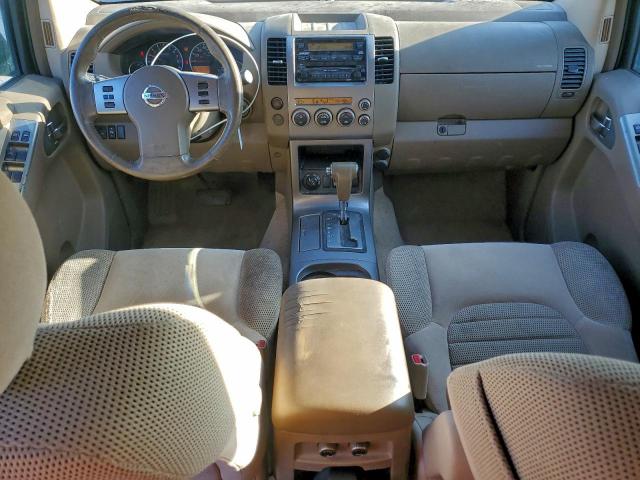 Nissan Pathfinder Le Image 9