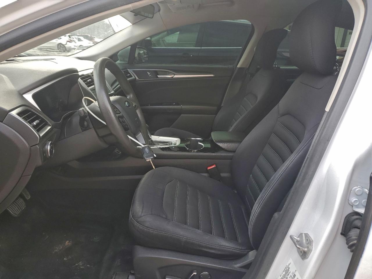 Ford Fusion Se Image 8