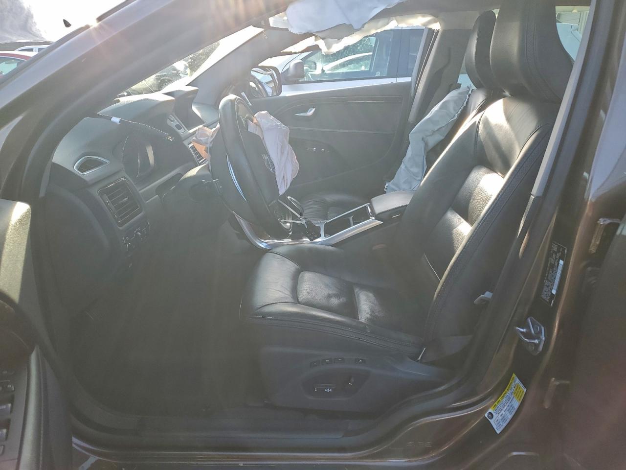 Volvo XC70 3.2 Image 3