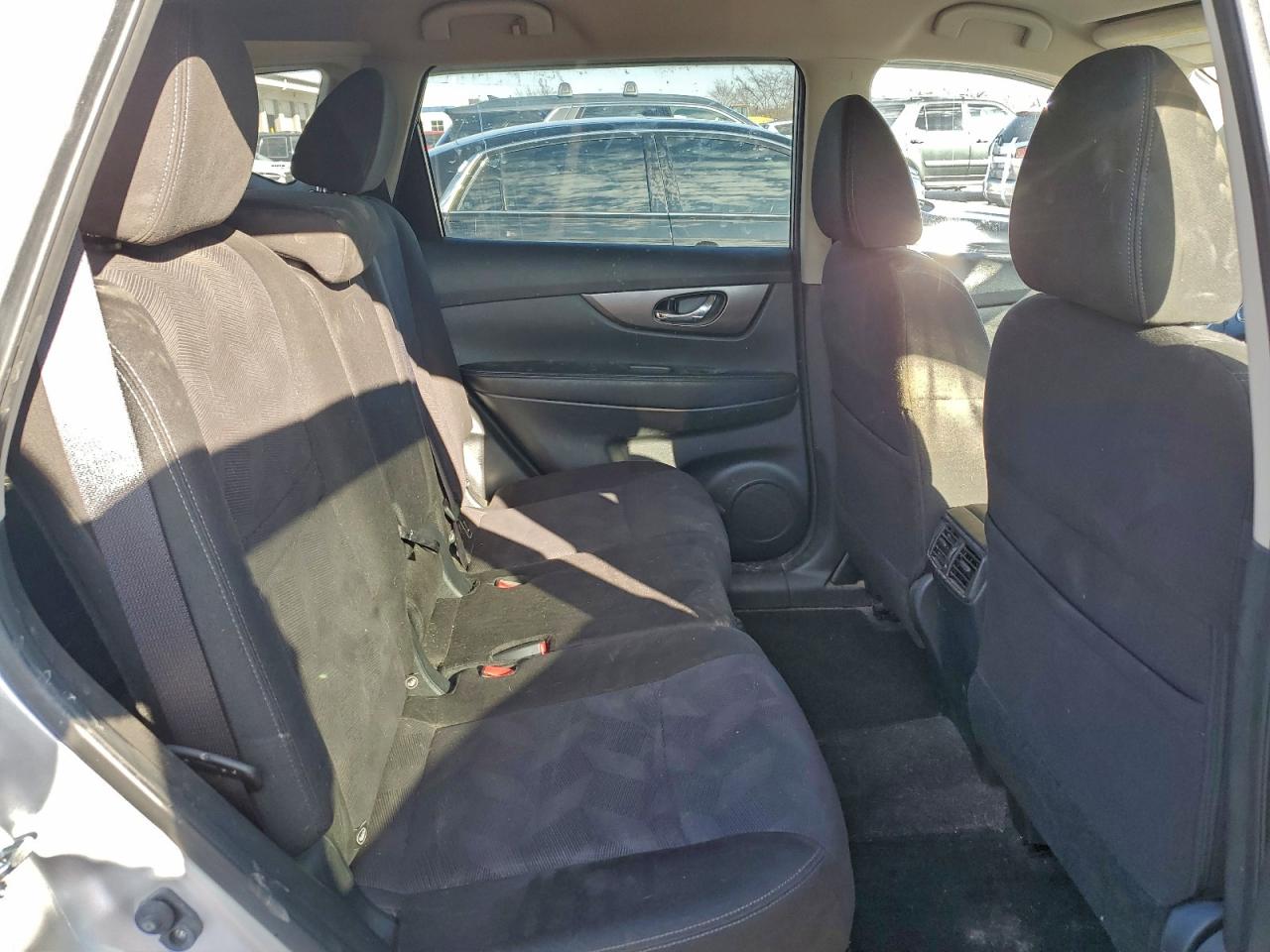 Nissan Rogue S Image 7