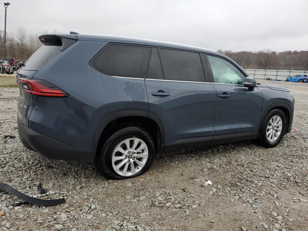 Toyota Grand High Le Image 9