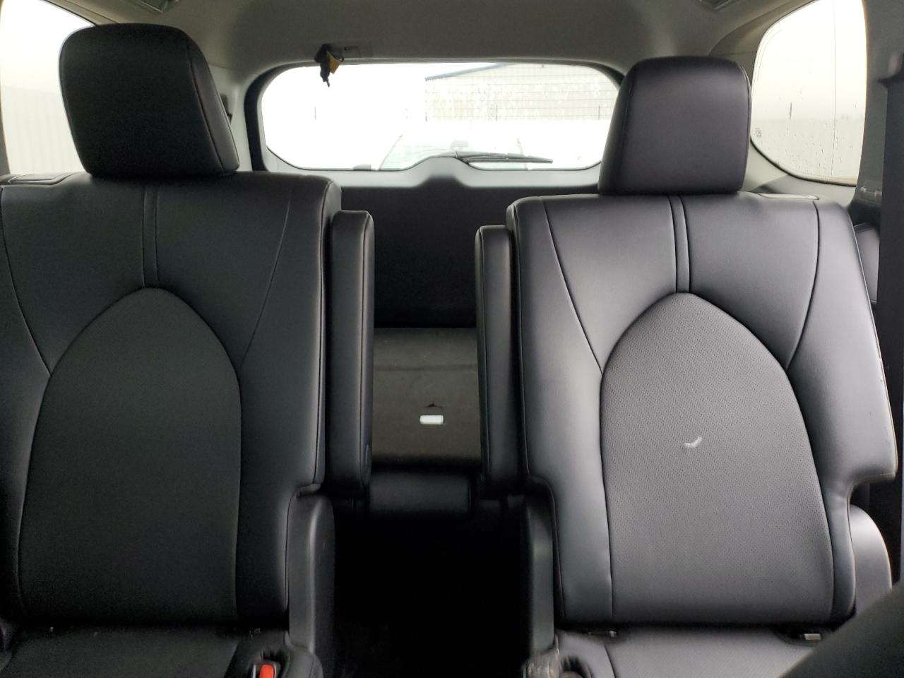 Toyota Grand High Le Image 13