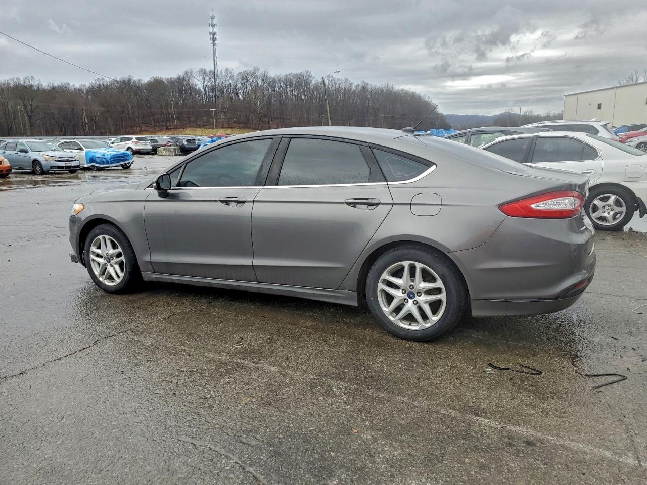 Ford Fusion Se Image 2