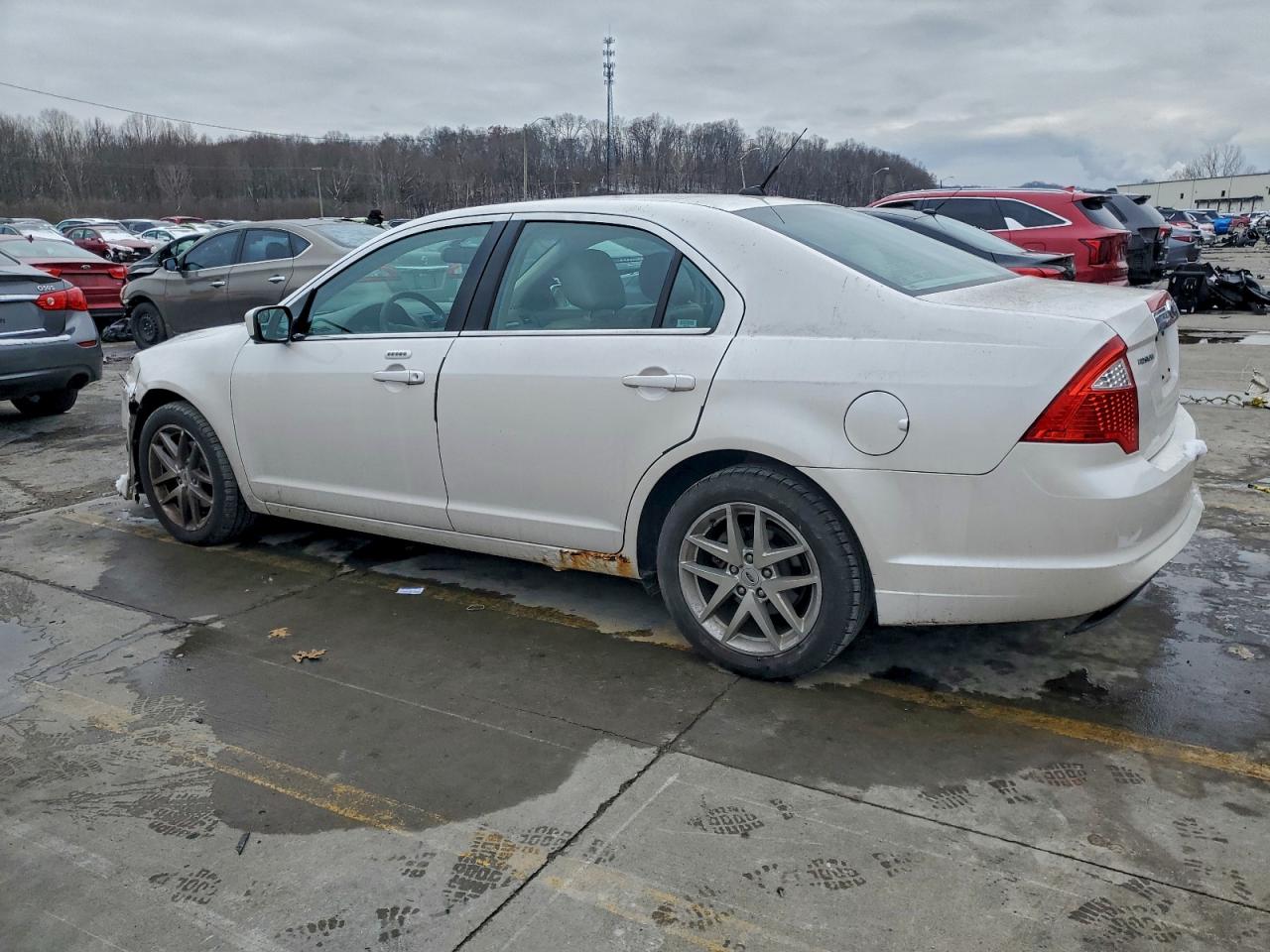 Ford Fusion Sel Image 2