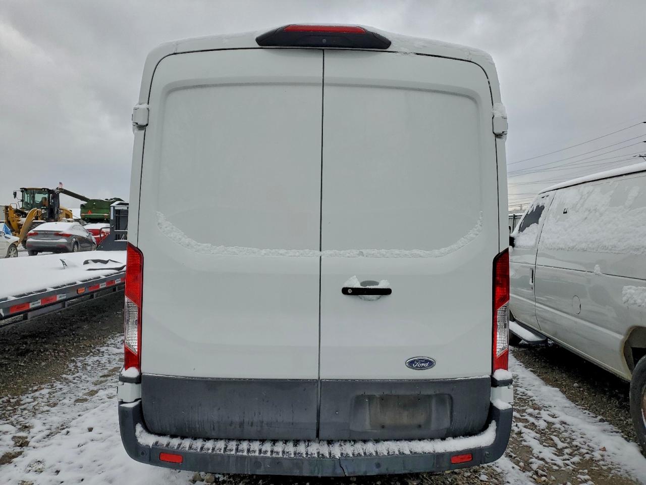 Ford Transit T-250 Image 3