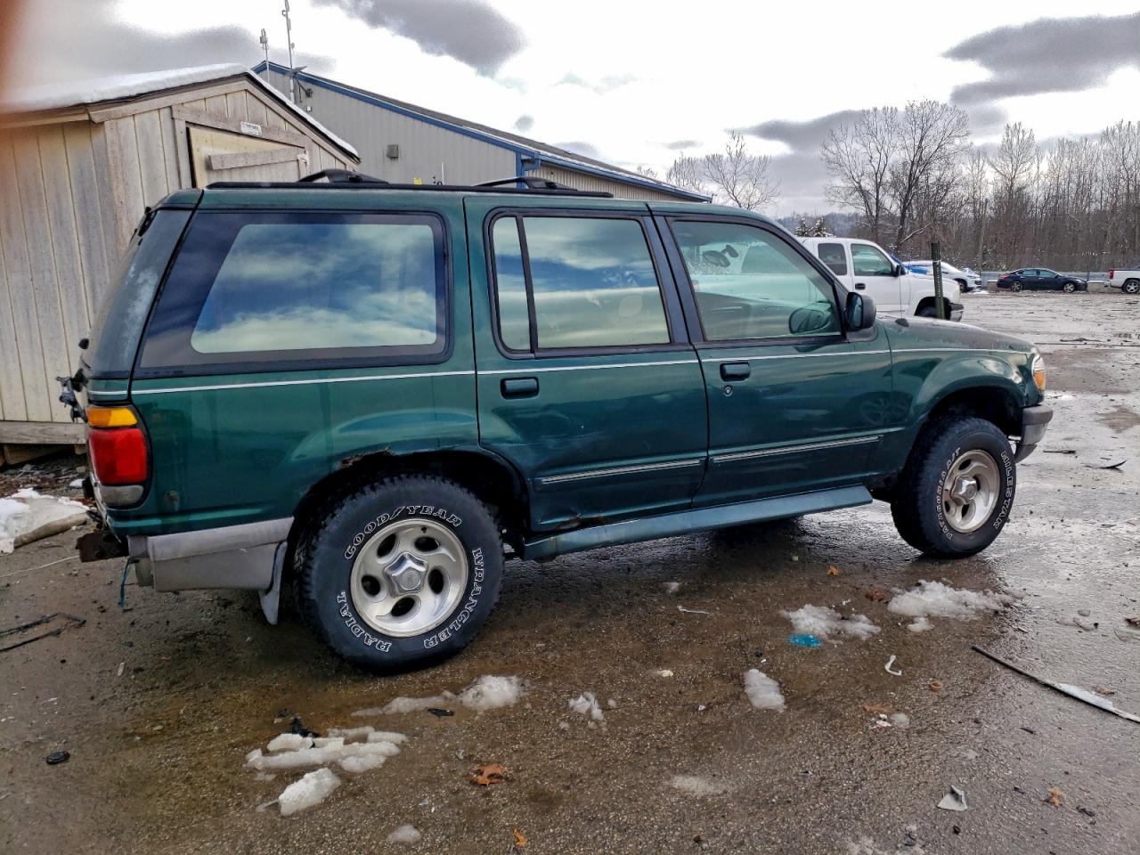 Ford Explorer Image 9