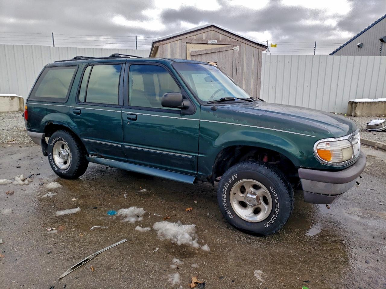 Ford Explorer Image 5