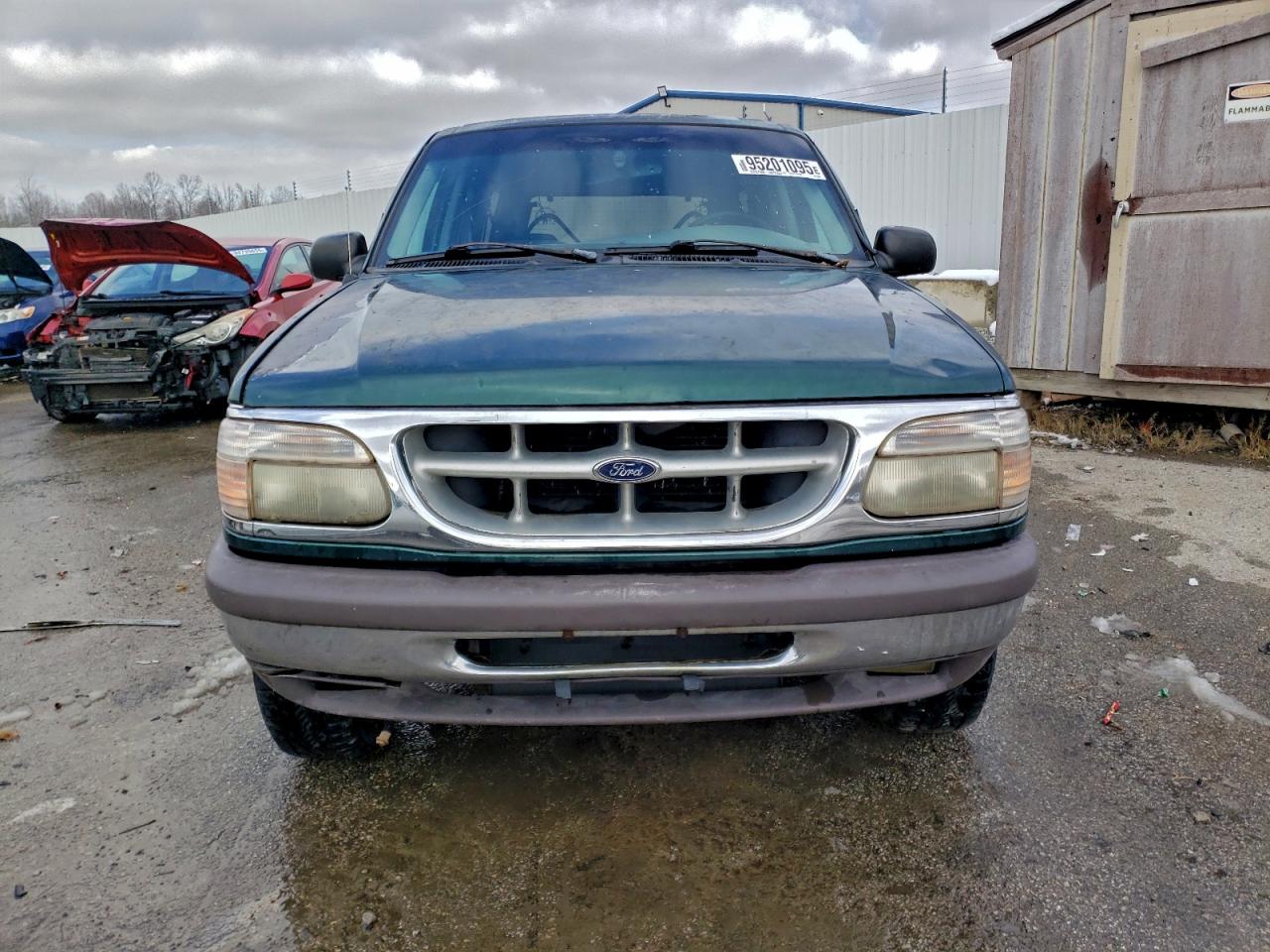 Ford Explorer Image 8