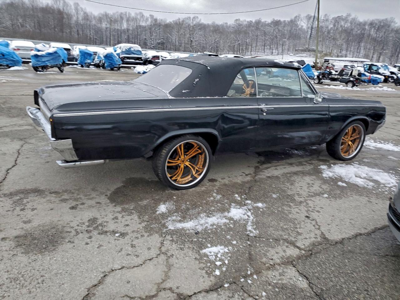 Oldsmobile Cutlass Image 2