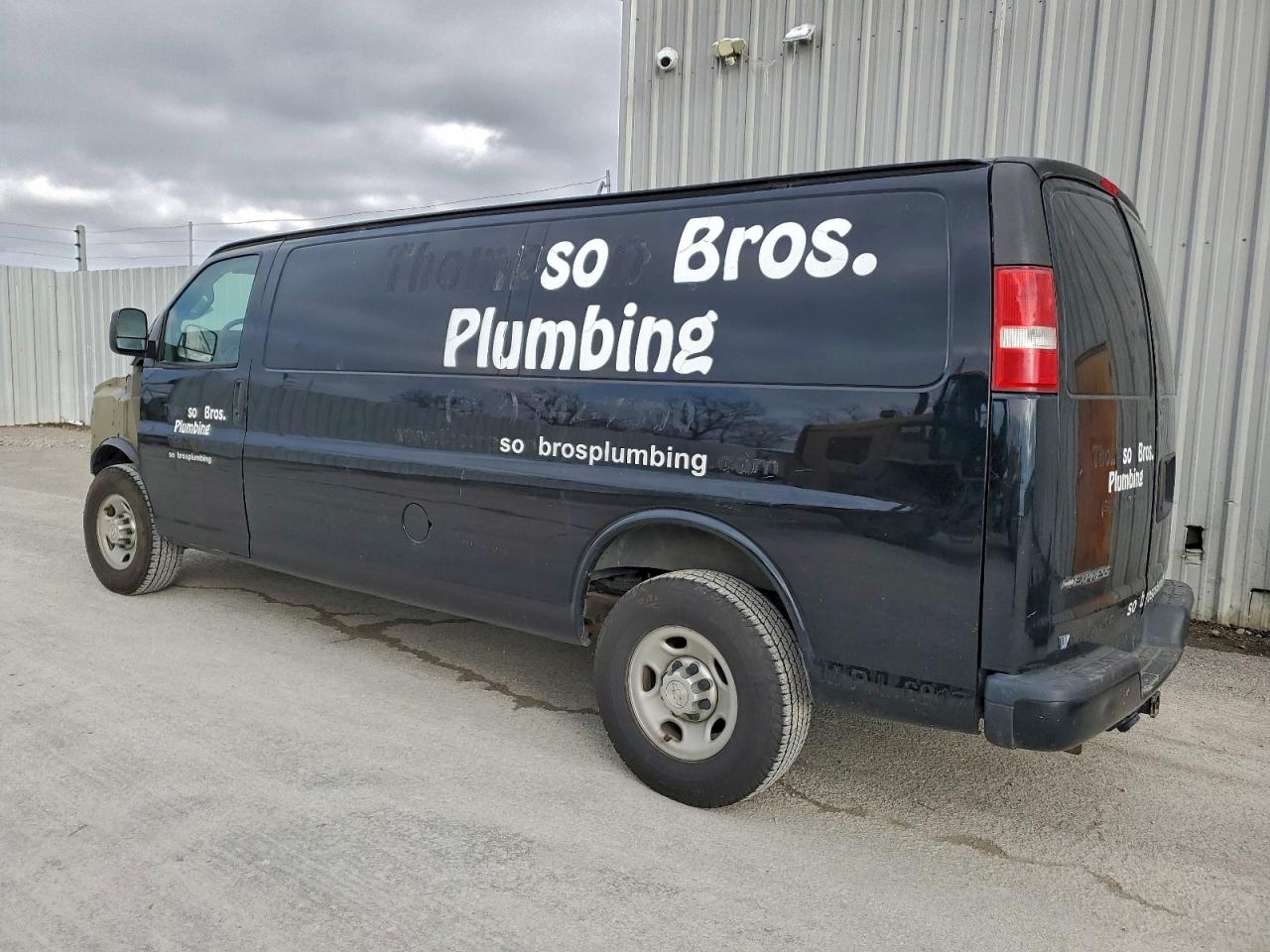 Chevrolet Express Image 9