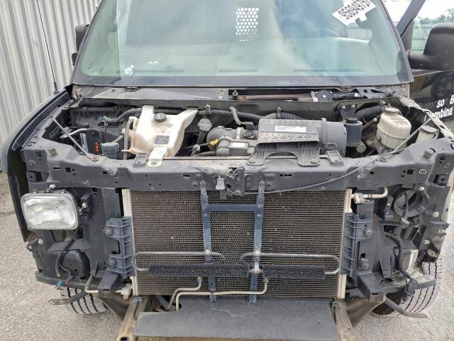 Chevrolet Express Image 6