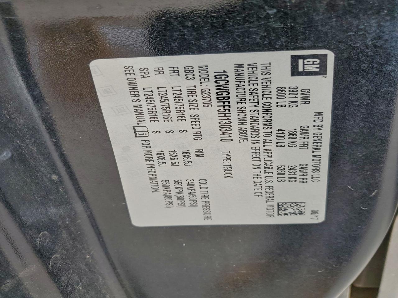 Chevrolet Express Image 13