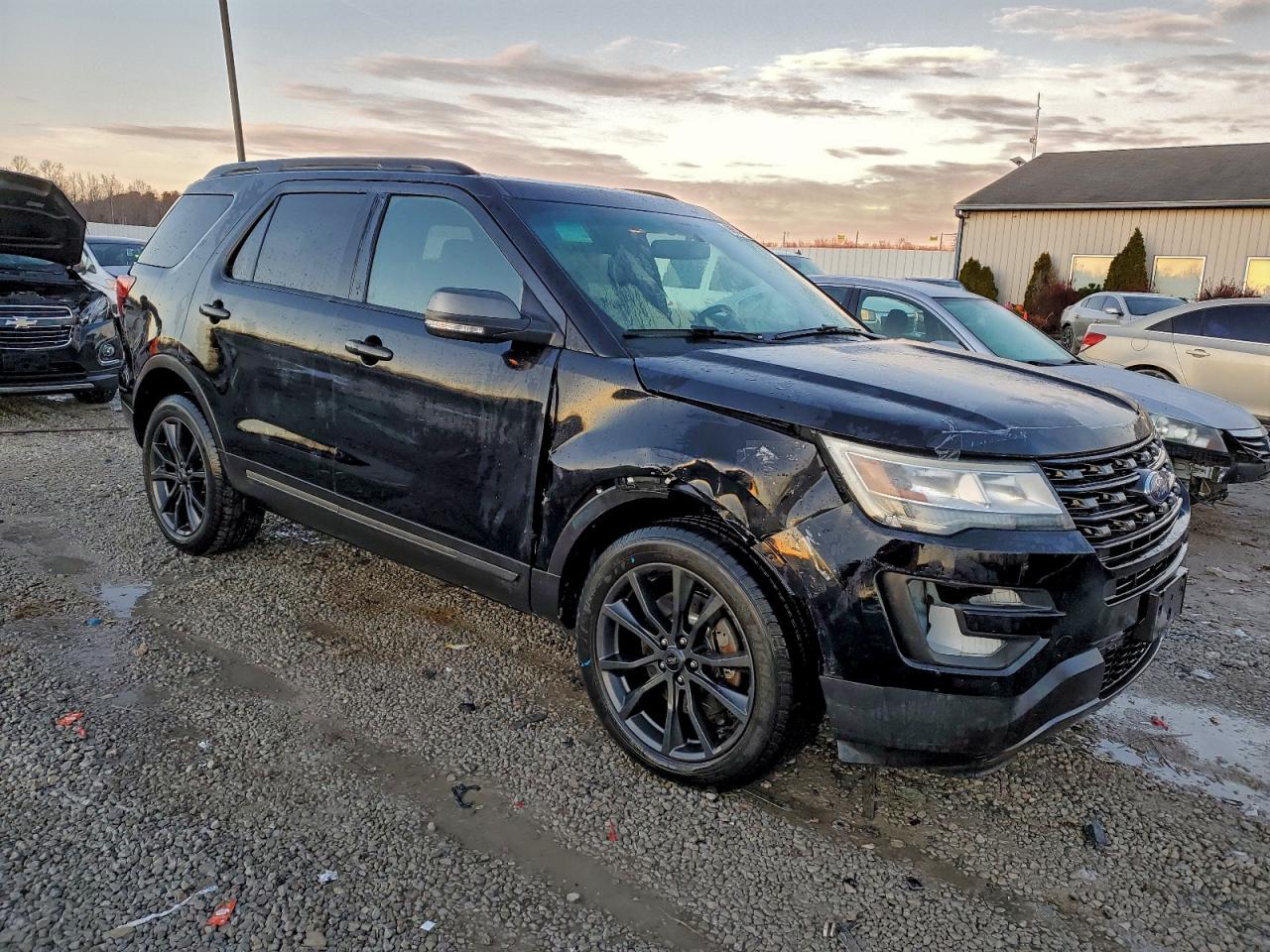 Ford Explorer Xlt Image 3