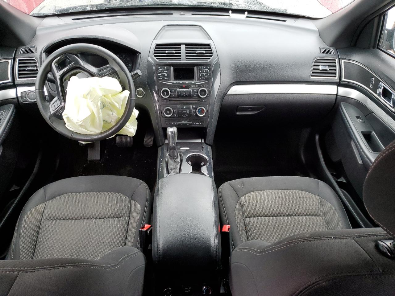 Ford Explorer Xlt Image 8