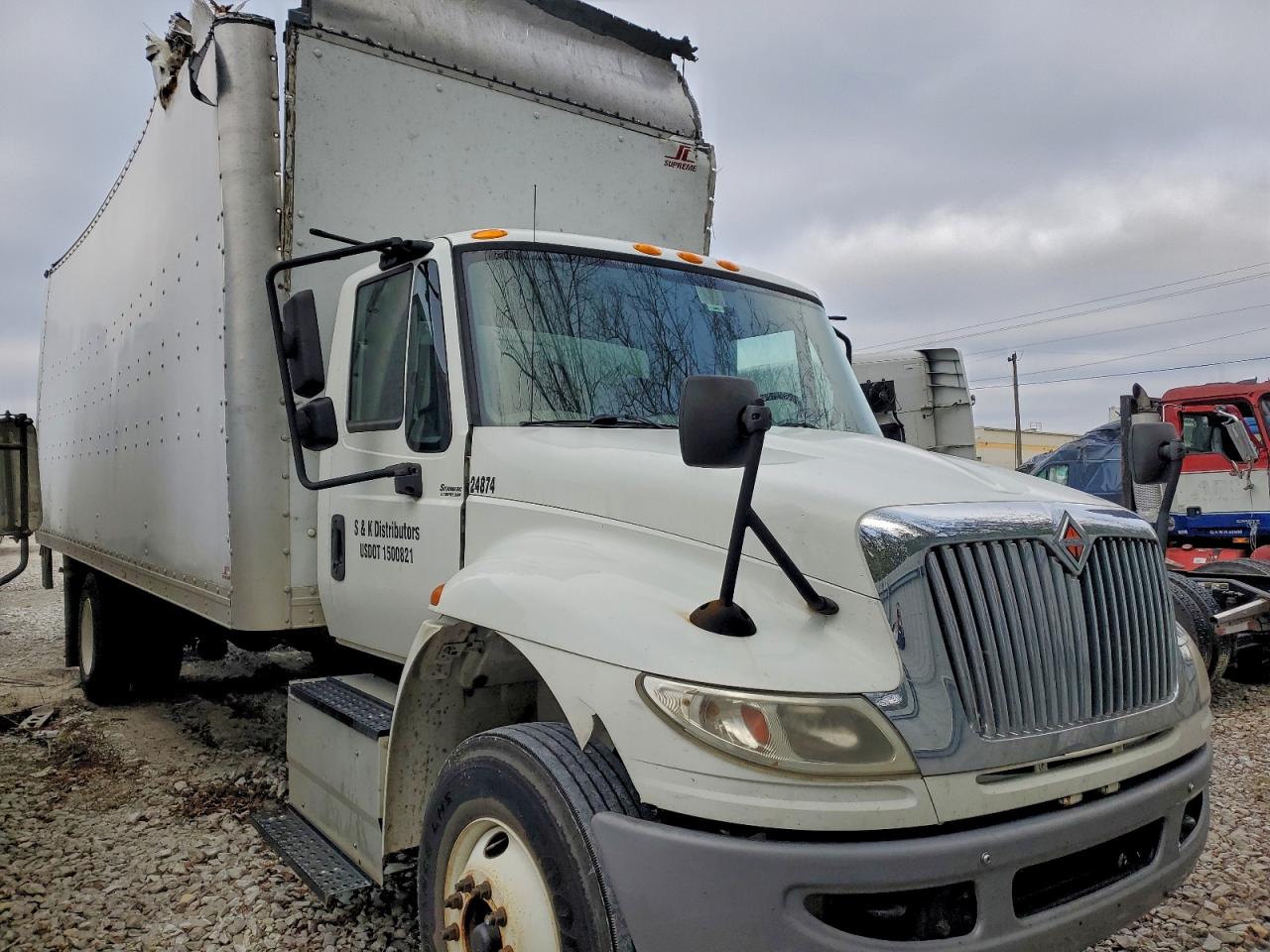 International 4300 4300 Image 1