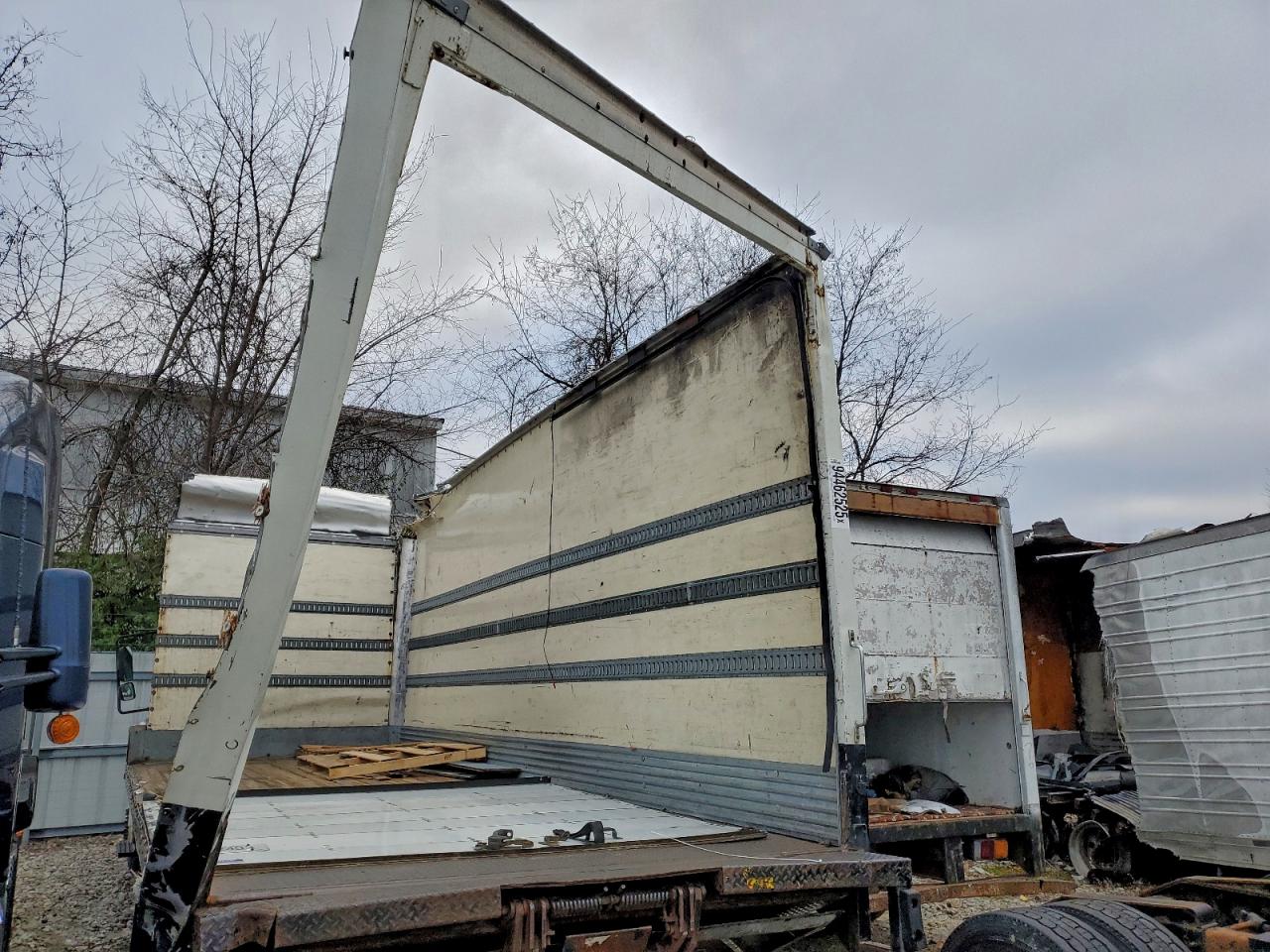 International 4300 4300 Image 4