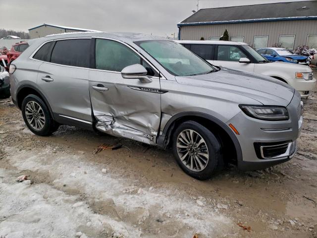 Lincoln Nautilus Image 13