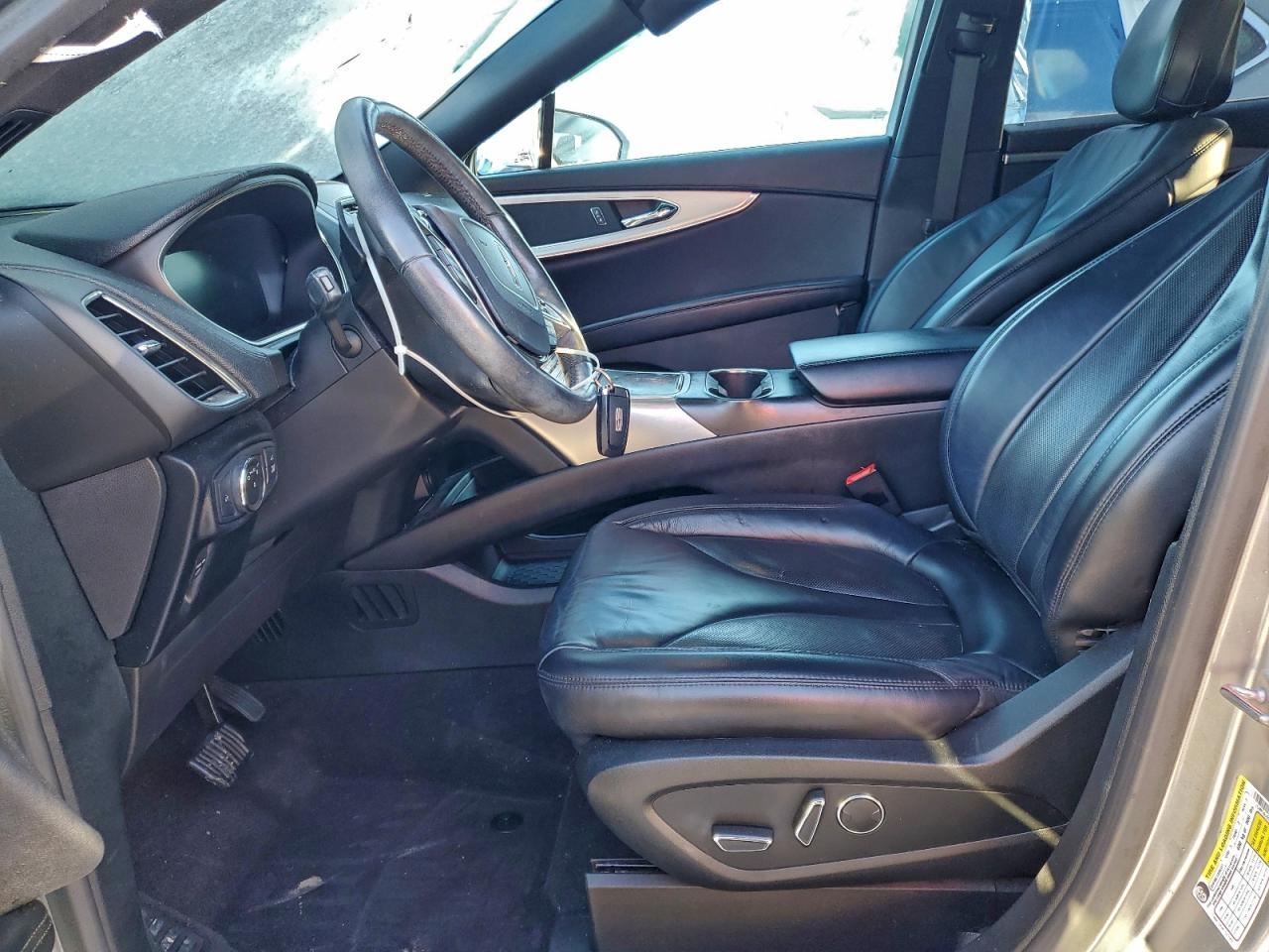 Lincoln Nautilus Image 2