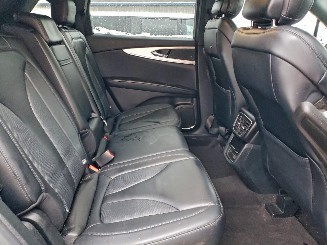 Lincoln Nautilus Image 11